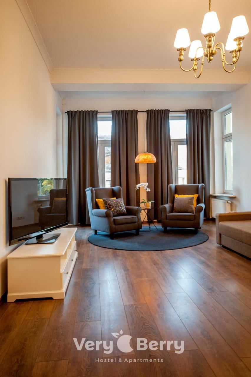 Very Berry - Garbary 27 - Apartament Z Balkonem, Old City, Check In 24H Apartment Poznan Exterior photo